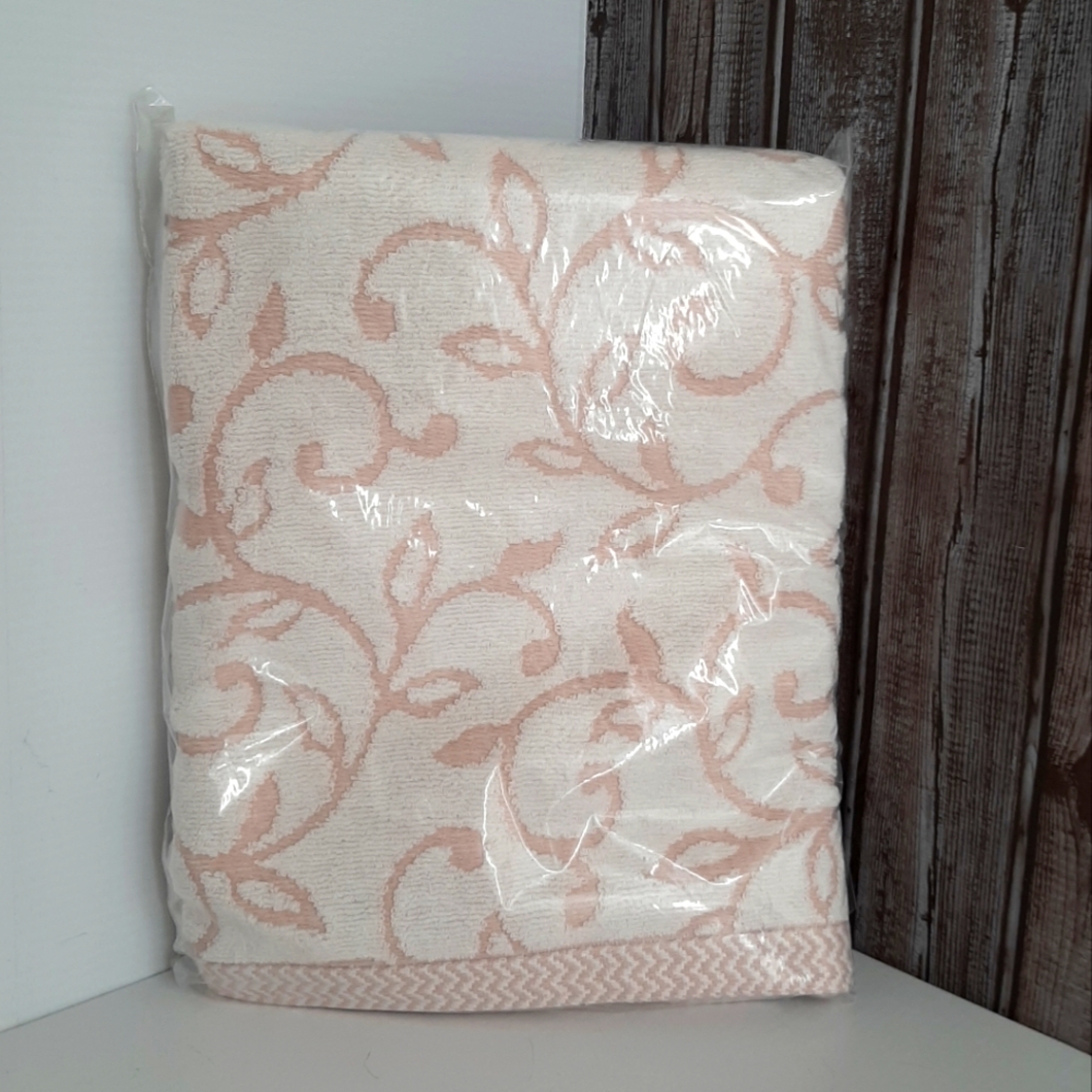 COMMON THREAD Cotton Bath Towel